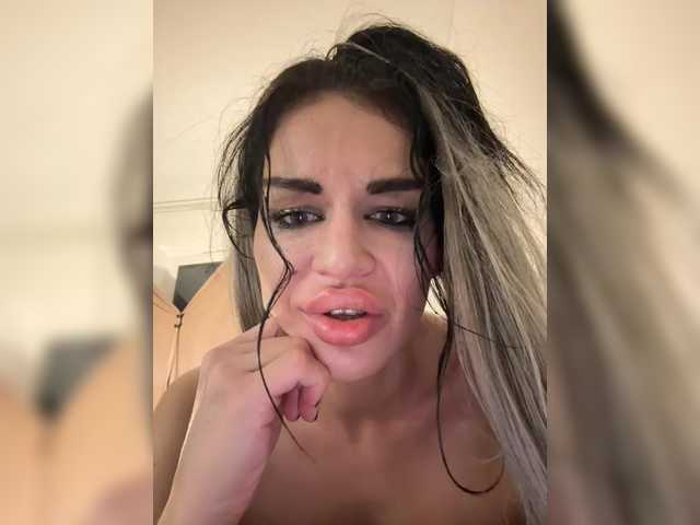 NotBellucci's BongaCams show and profile