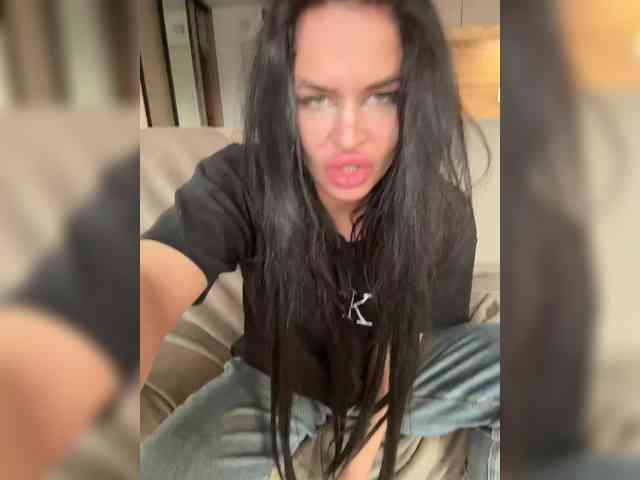 NotBellucci Live Webcam on BongaCams