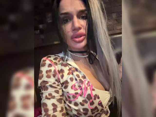 NotBellucci NotBellucci