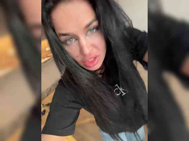 NotBellucci Live Webcam on BongaCams