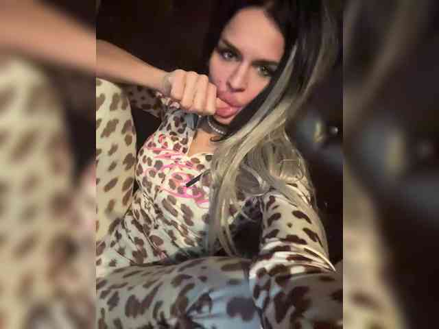 NotBellucci NotBellucci