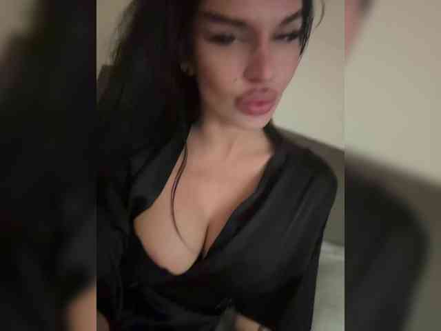 NotBellucci Live Webcam on BongaCams