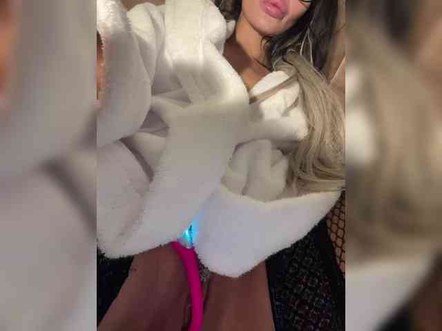 NotBellucci Live Webcam on BongaCams