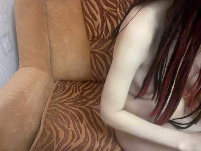 Alissared81's BongaCams show and profile