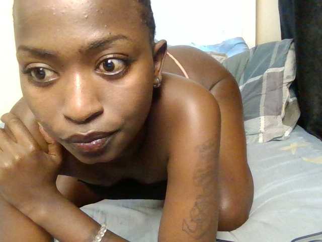 Honeytap7's BongaCams show and profile