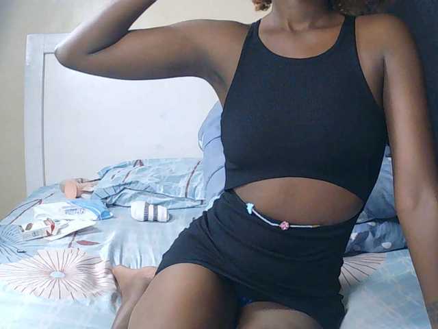 Honeytap7's BongaCams show and profile