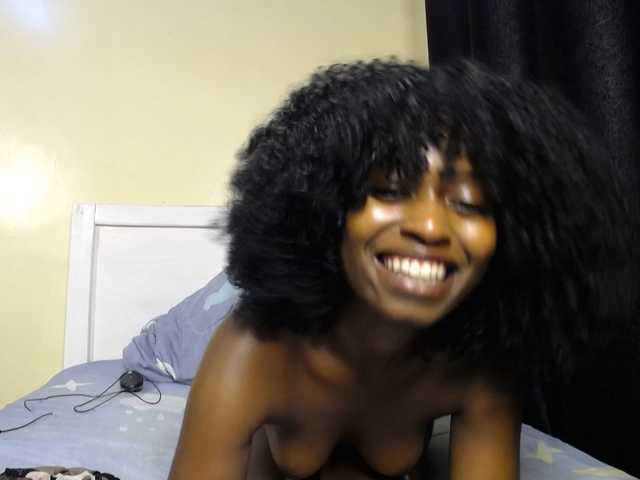 Honeytap7's BongaCams show and profile