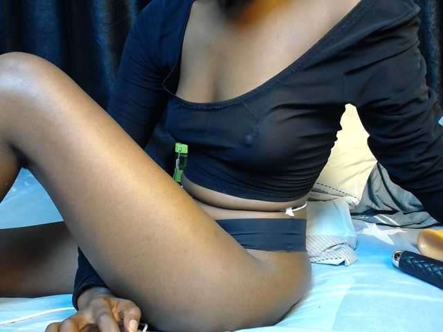 Honeytap7's BongaCams show and profile