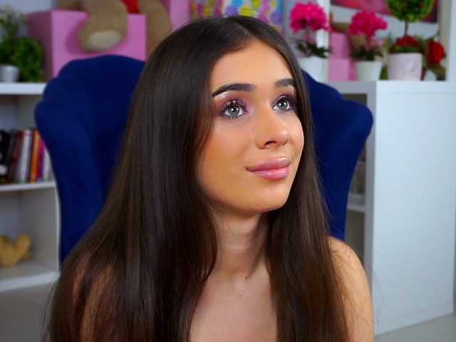 AvaSolis from BongaCams