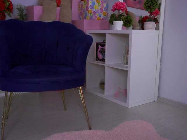 AvaSolis's BongaCams show and profile