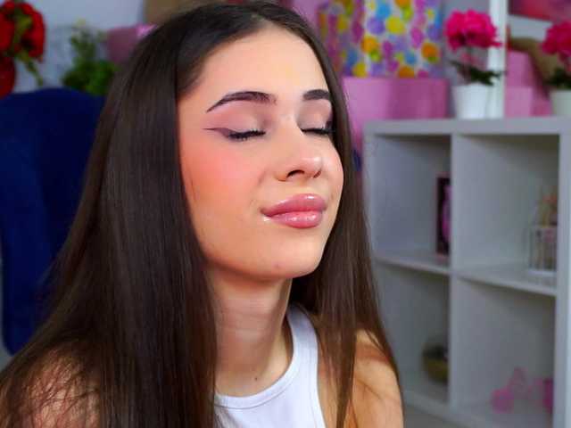 AvaSolis's BongaCams show and profile