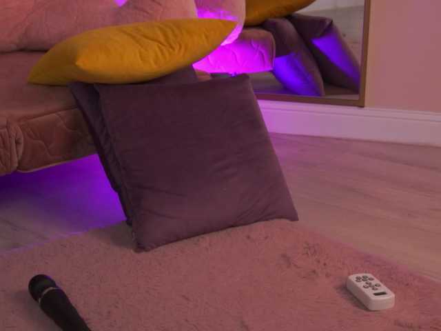 AvaSolis's BongaCams show and profile