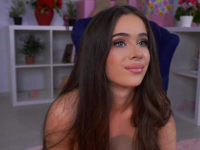 AvaSolis's BongaCams show and profile