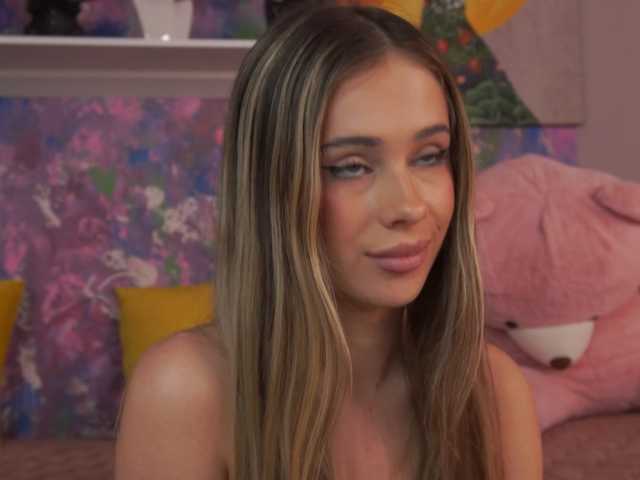 AvaSolis's BongaCams show and profile