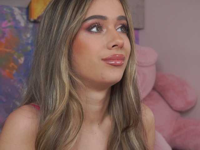 AvaSolis's BongaCams show and profile