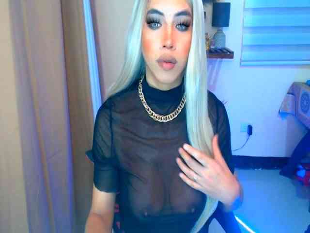 UrGoddessJulia Live Webcam on BongaCams