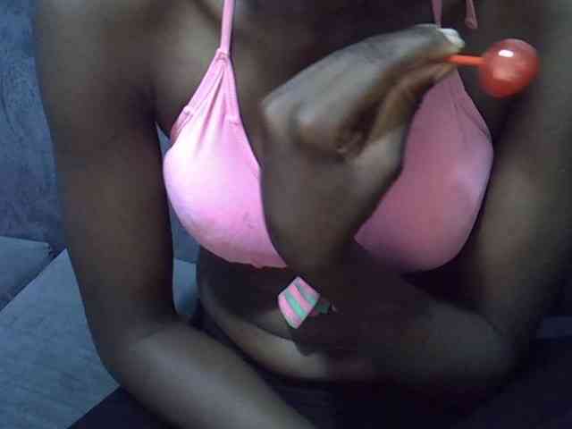 Sassy041 Live Webcam on BongaCams