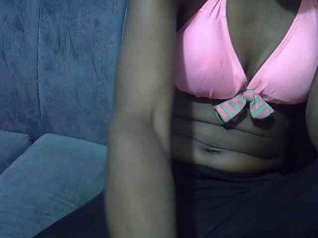 Sassy041 Live Webcam on BongaCams