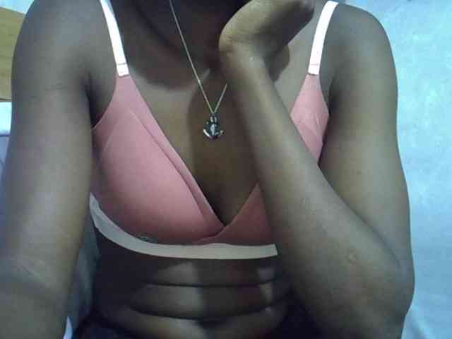 Sassy041 Live Webcam on BongaCams