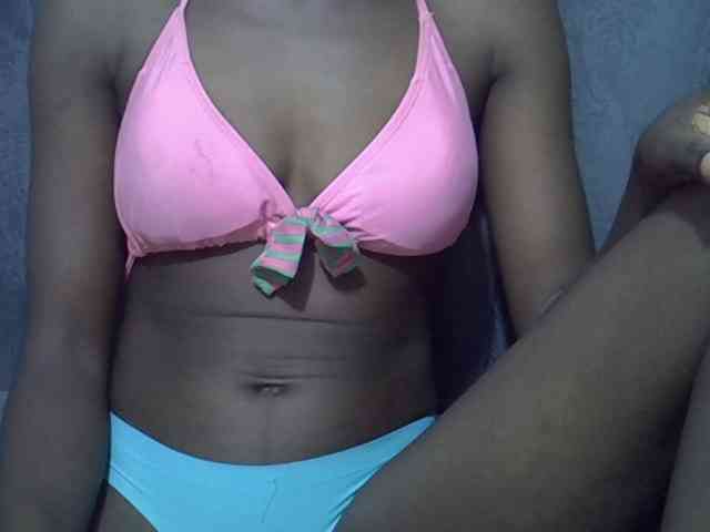 Sassy041 Live Webcam on BongaCams