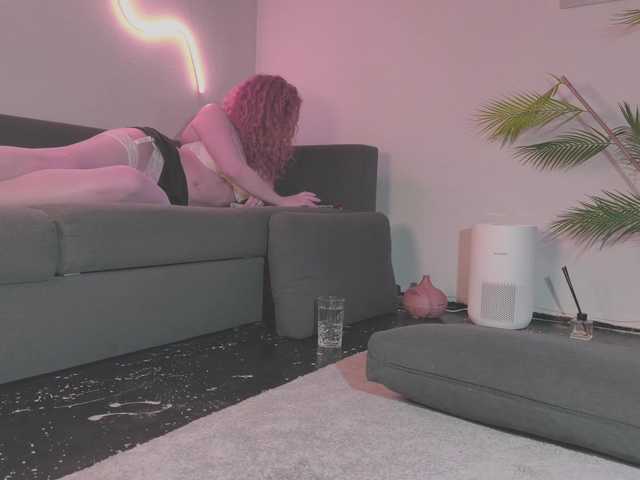 Monicami's BongaCams show and profile