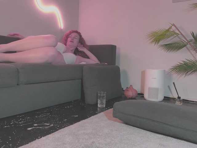 Monicami's BongaCams show and profile