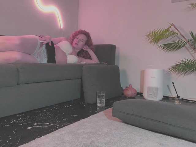 Monicami's BongaCams show and profile