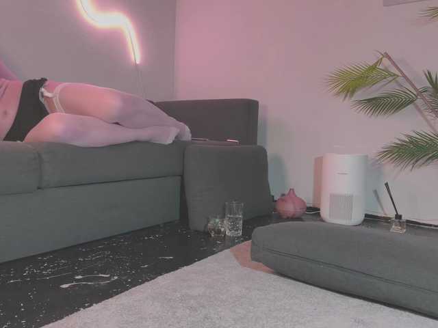 Monicami's BongaCams show and profile