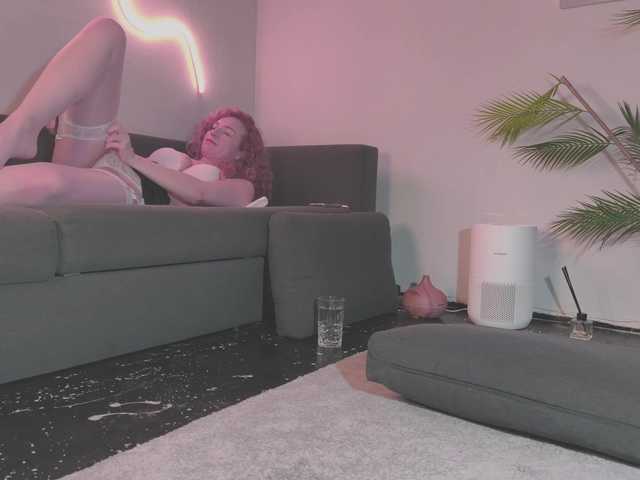 Monicami's BongaCams show and profile