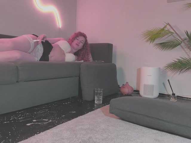 Monicami's BongaCams show and profile