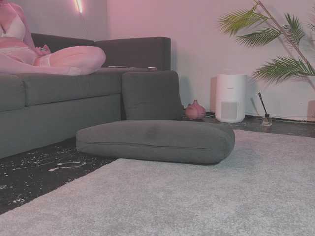 Monicami's BongaCams show and profile