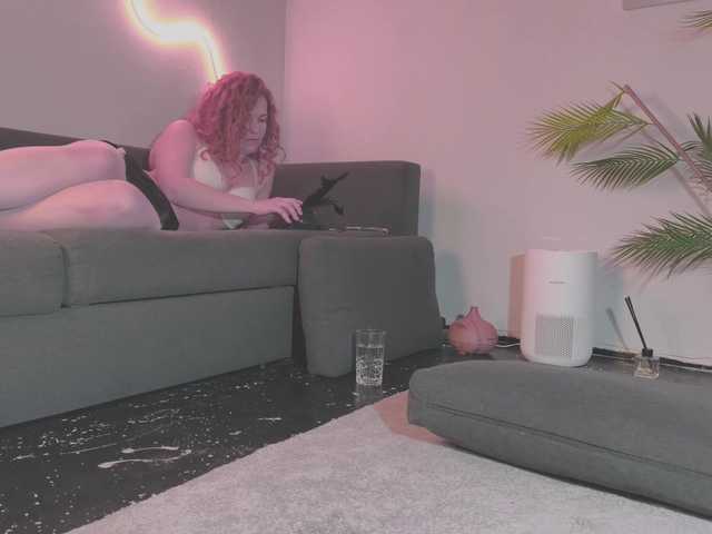 Monicami's BongaCams show and profile