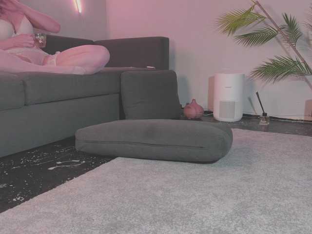 Monicami's BongaCams show and profile