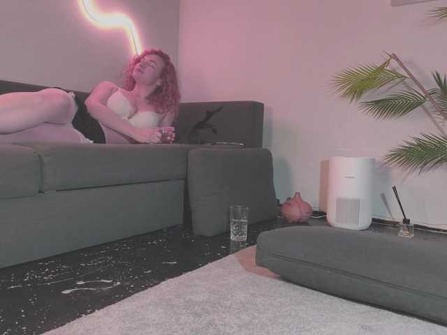 Monicami's BongaCams show and profile