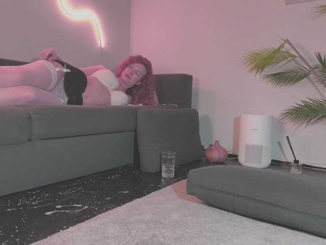 Monicami live cam profile