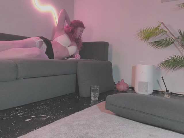 Monicami's BongaCams show and profile