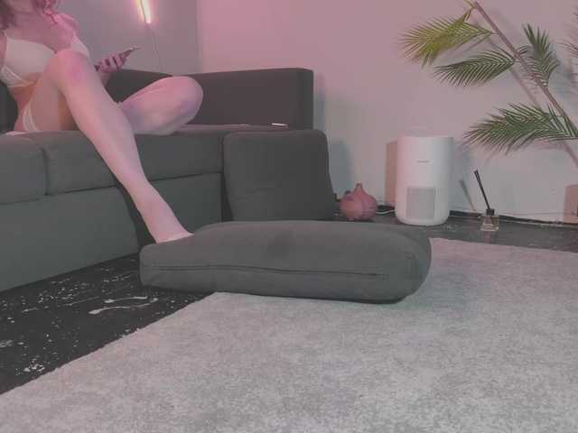 Monicami's BongaCams show and profile