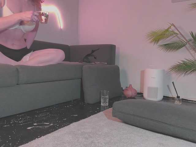 Monicami's BongaCams show and profile