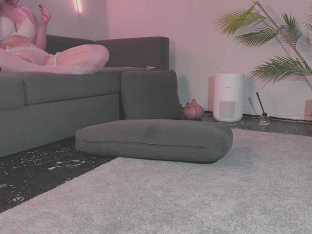 Monicami's BongaCams show and profile