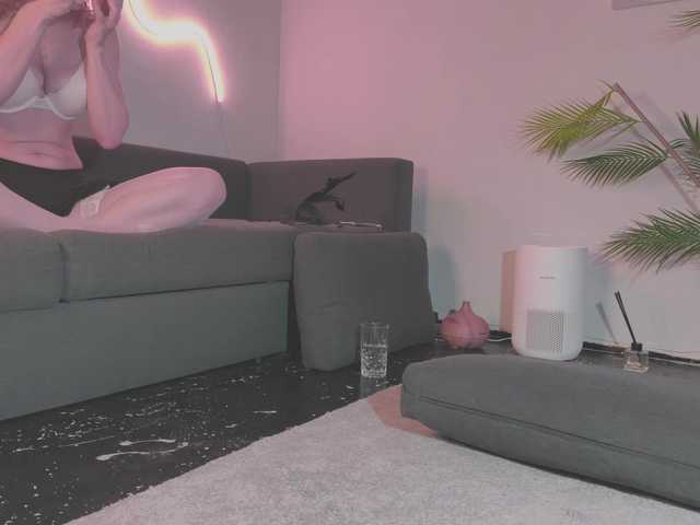 Monicami's BongaCams show and profile