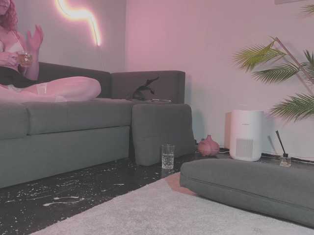 Monicami's BongaCams show and profile