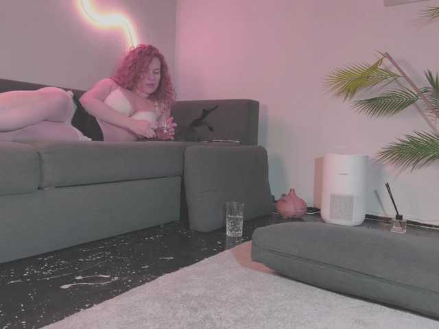 Monicami's BongaCams show and profile