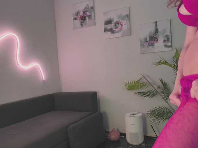 Monicami's BongaCams show and profile