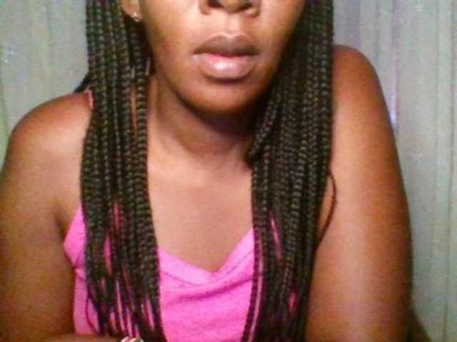 veekay-luna – webcam model profile photo