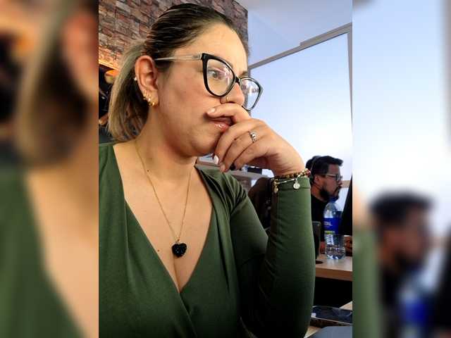 Cata-office1 – webcam model profile photo