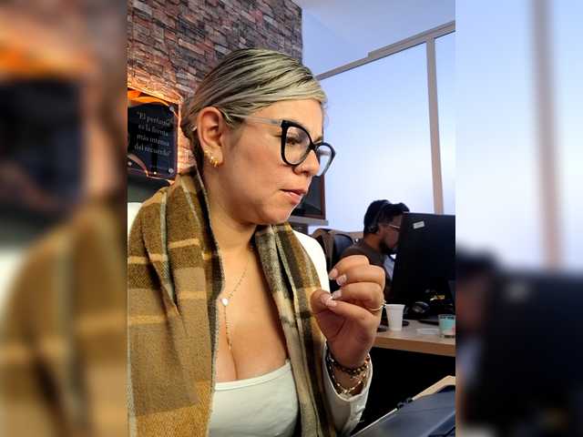 Cata-office1's BongaCams show and profile