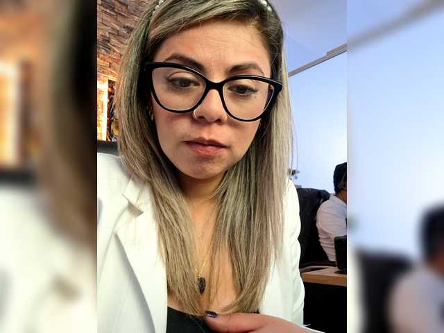 Cata-office1 – webcam model profile photo