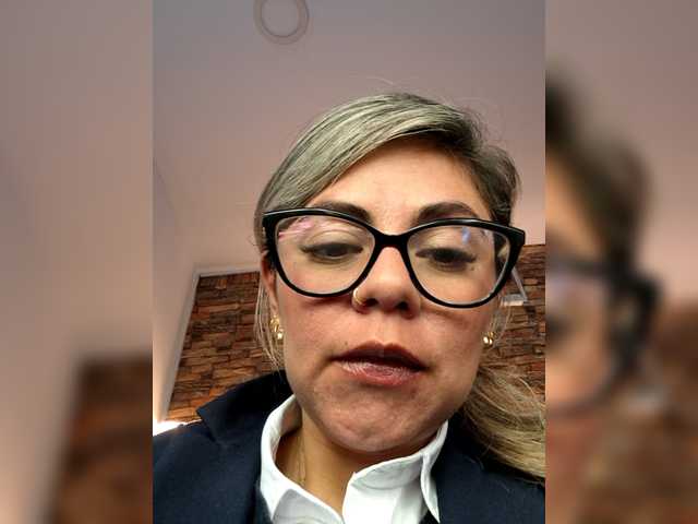 Cata-office1 – webcam model profile photo