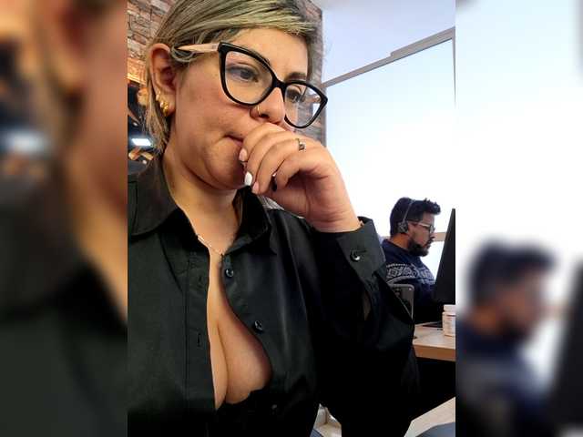 Cata-office1's BongaCams show and profile