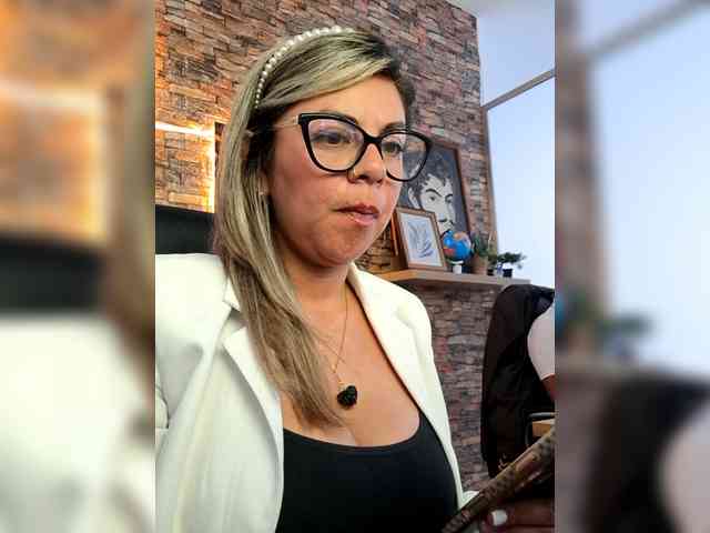 Cata-office1 Live Webcam on BongaCams